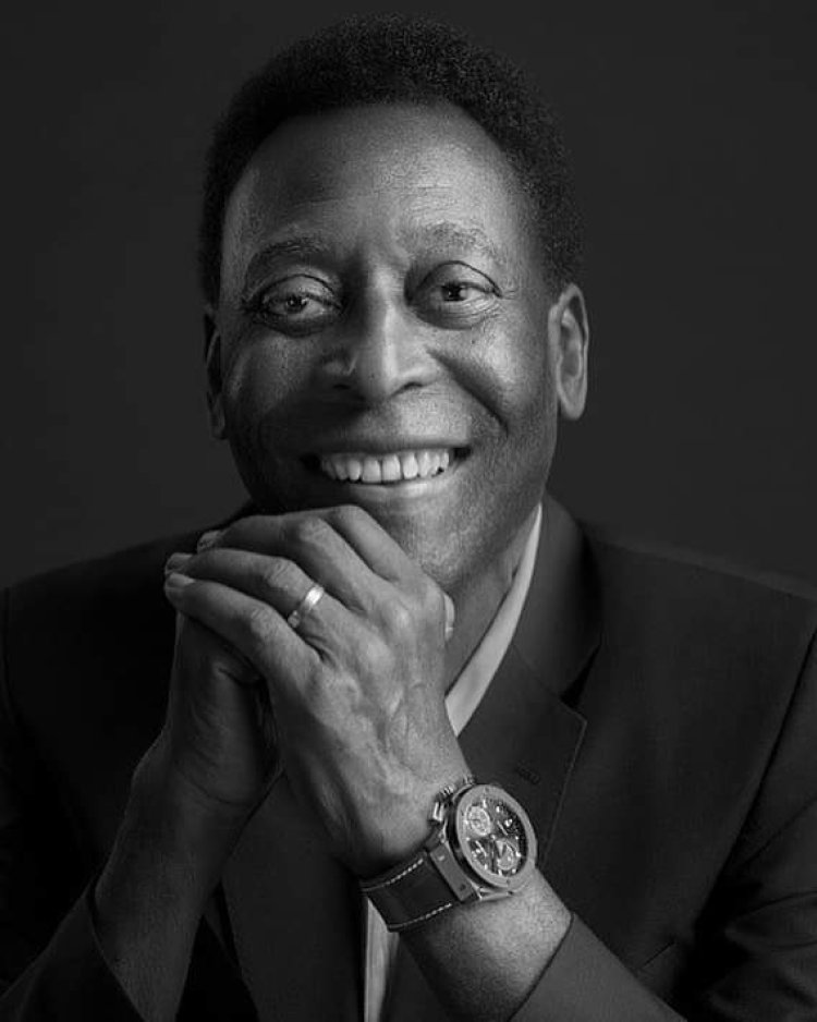 Legenda bola sepak Brazil, Pele meninggal dunia