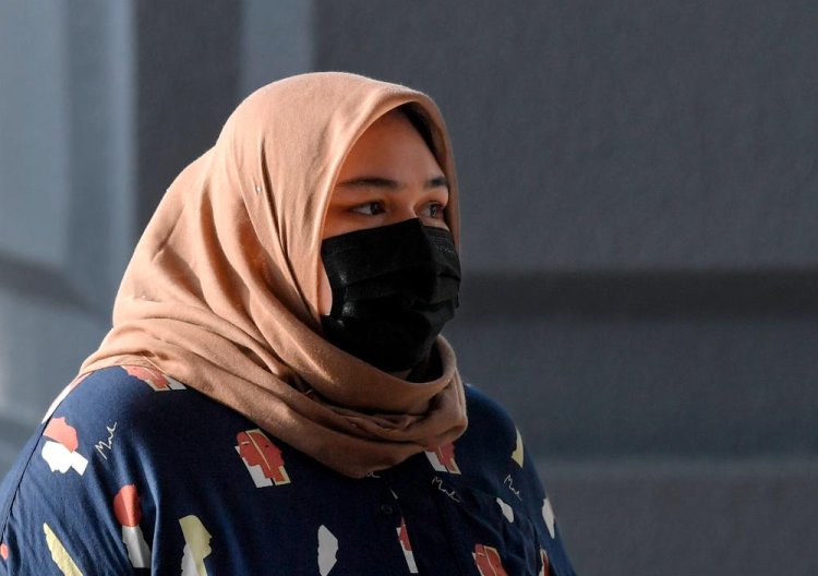 Siti Bainun menangis 'ditinggalkan' peguam