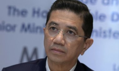 Azmin Ali luah mahu berehat dari politik
