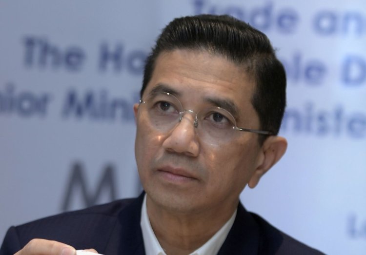 Azmin Ali luah mahu berehat dari politik
