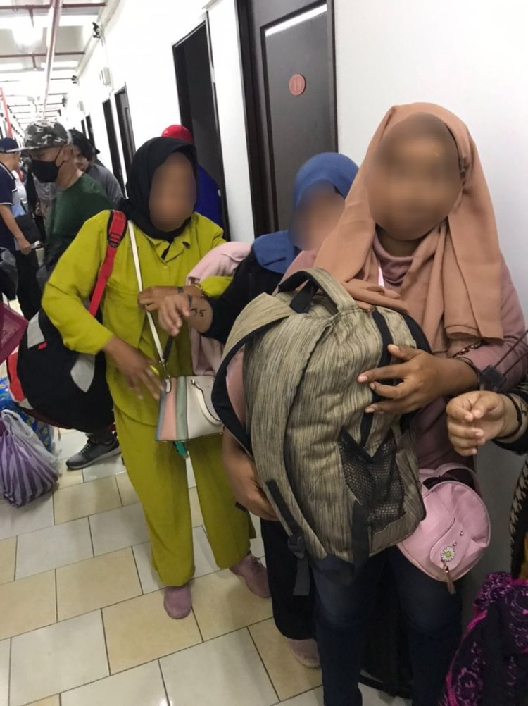 Sindiket pemerdagangan manusia: 4 pegawai imigresen ditahan bersama 63 warga Indonesia