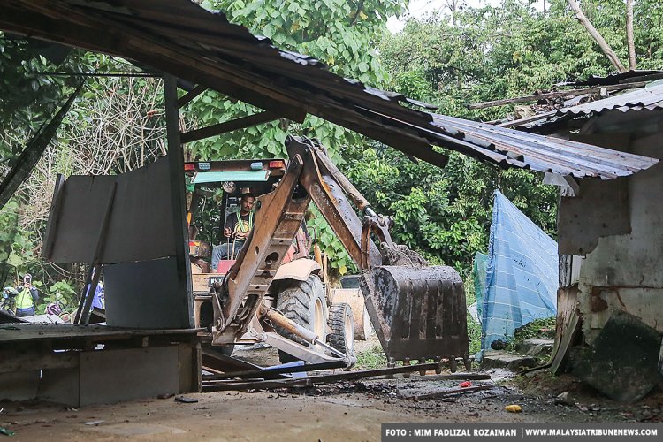 'Kampung PATI' di Cyberjaya dirobohkan