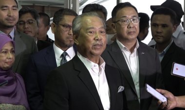 Muhyiddin Yassin mengaku tidak bersalah atas pertuduhan pengubahan wang haram RM5 juta