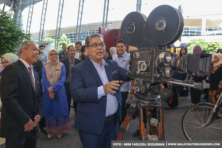 Orang ramai dialu-alukan ke Pameran Tan Sri P. Ramlee  di KLIA