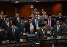 Protes usul bahas isu KWSP ditolak, Ahli Parlimen pembangkang bertindak keluar dewan