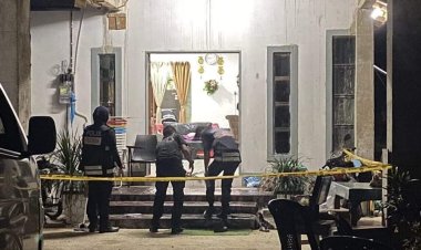 Ibu dalam pantang maut, ditemukan dengan pisau tertusuk di leher